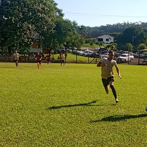 Dourado vence fora de casa pelas quartas de final do municipal de Itapiranga