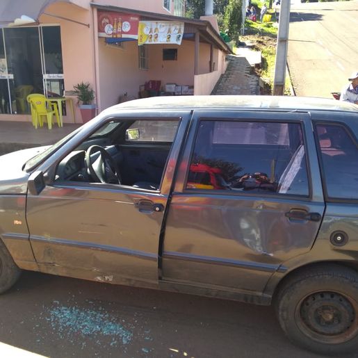 Colisão entre carro e moto deixa jovem ferida em SJCedro