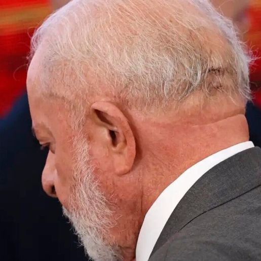 Médico atualiza estado de saúde de Lula após segunda cirurgia