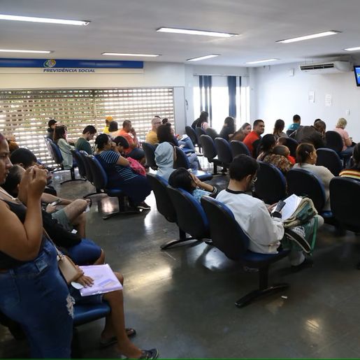 Fila do INSS bate recorde histórico e chega a 3 milhões à espera de benefícios