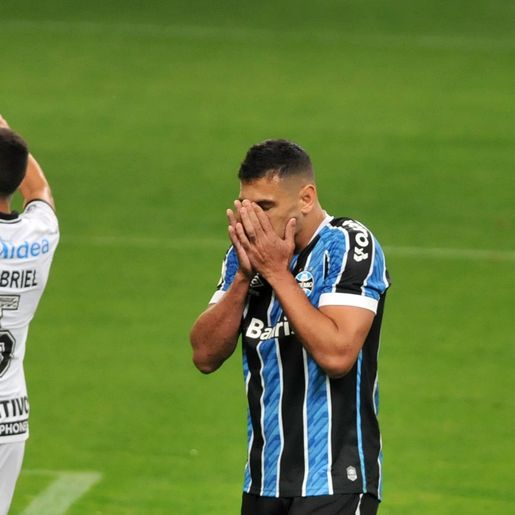 VÍDEO: Diego Souza perde pênalti e Grêmio empata com o Corinthians