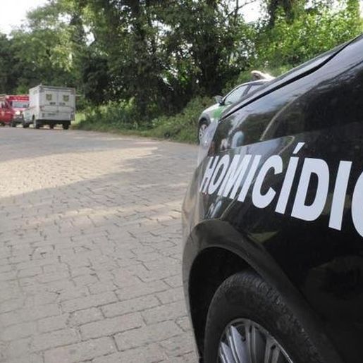 Mãe mata vizinho bêbado após impedir abuso sexual de filha em SC