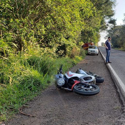 Motociclista fica ferido em saída de pista na SC 163 em Iporã do Oeste