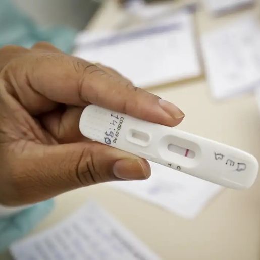 Brasil registra cerca de 110 mil casos de Covid em 2025