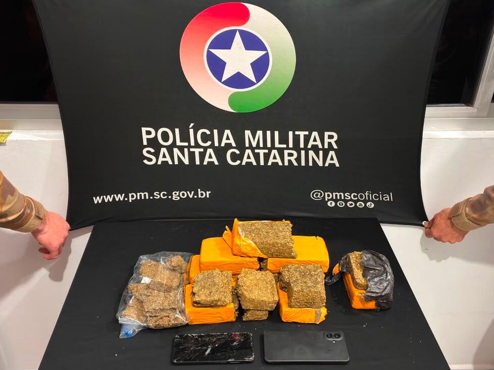 Homem é preso por tráfico de drogas em bairro de SMOeste