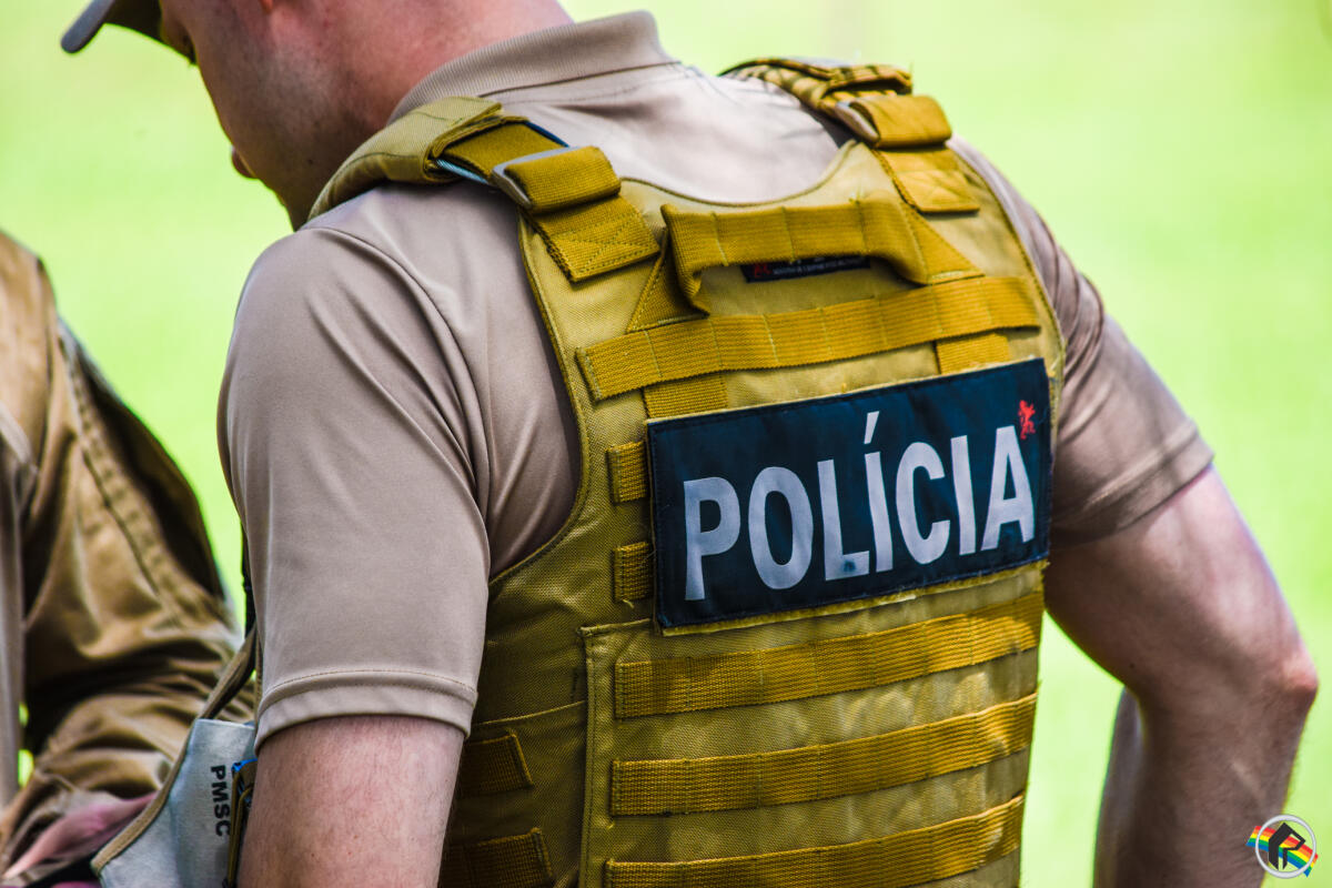 Homem é flagrado furtando chocolate e salgado em supermercado de SMO