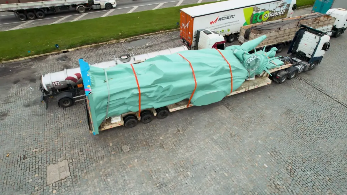 Estátua de 35 metros da Havan inicia viagem para SMO em outubro