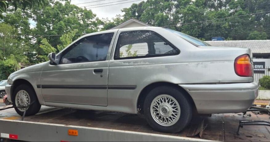 Homem é preso suspeito de furtar carro e ameaçar a mãe em SMO