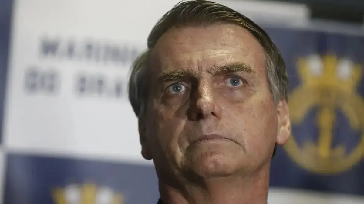 Bolsonaro recebe alta da UTI e é transferido para o quarto
