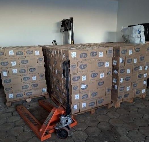 PM apreende mais de 800 pares de tênis e 48 mil sabonetes em Dionísio Cerqueira