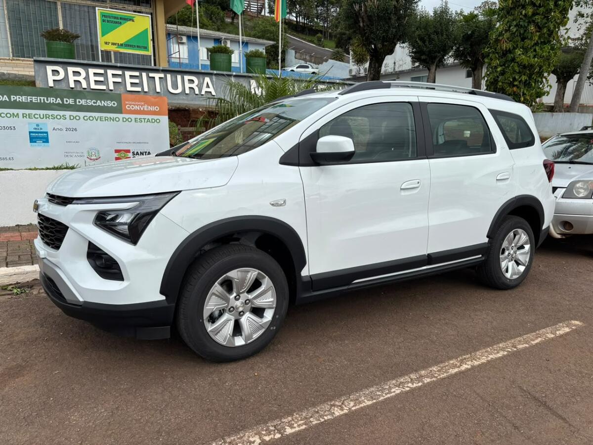 Saúde de Descanso recebe veículo para reforçar o transporte de pacientes