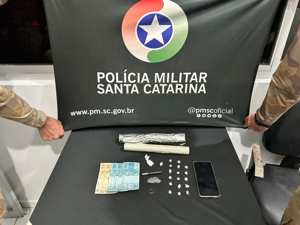 Homem é preso por tráfico de drogas após tentar se livrar de drogas em SMO