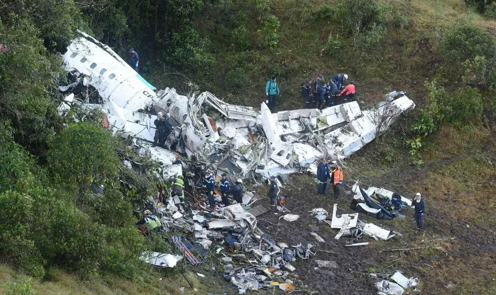 Chapecoense é condenada a pagar R$ 450 mil a família de jornalista morto em queda de avião