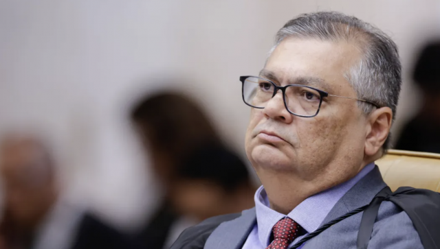 Dino intima presidentes de 21 partidos para explicar distribuição de emendas