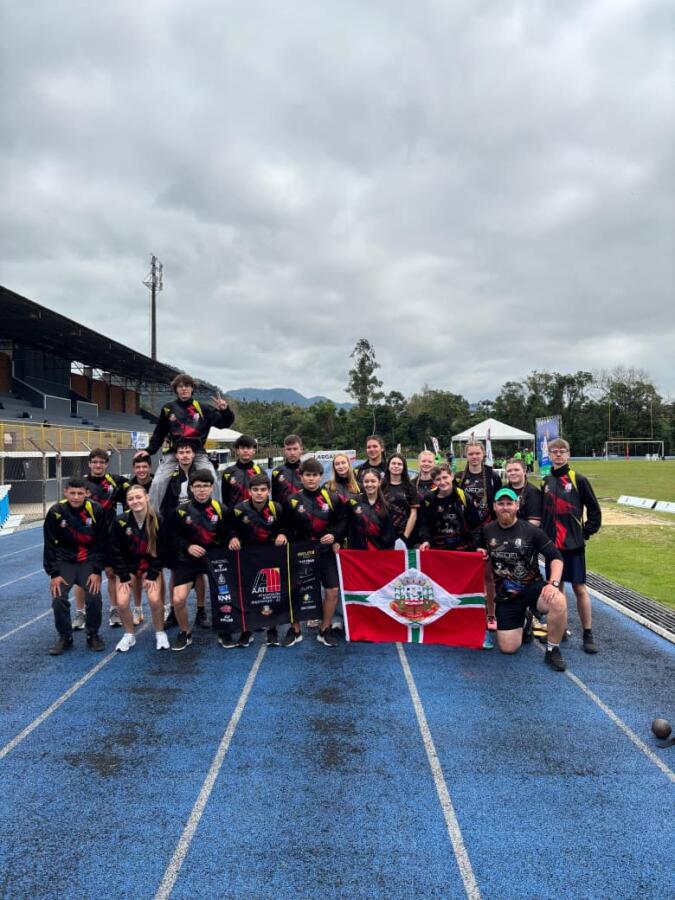 Itapiranga conquista medalhas no atletismo da fase estadual da OLESC