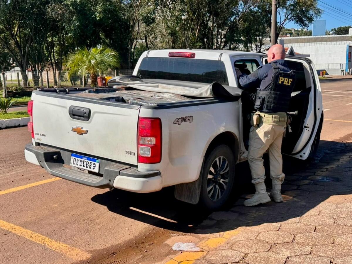 PRF apreende mais de 700 quilos de maconha e recupera picape clonada no Oeste de SC