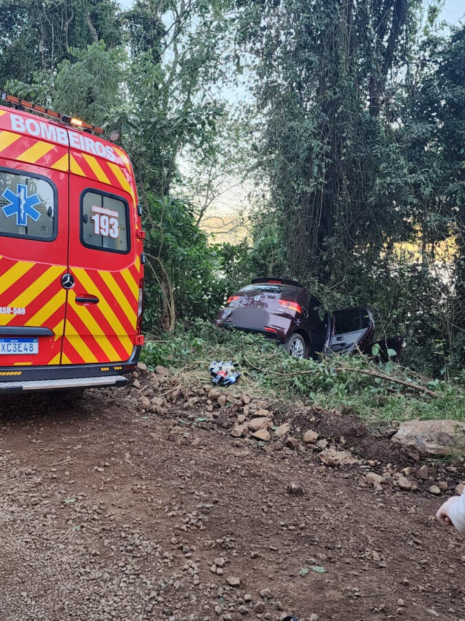 Idosa fica ferida em acidente no interior de Itapiranga