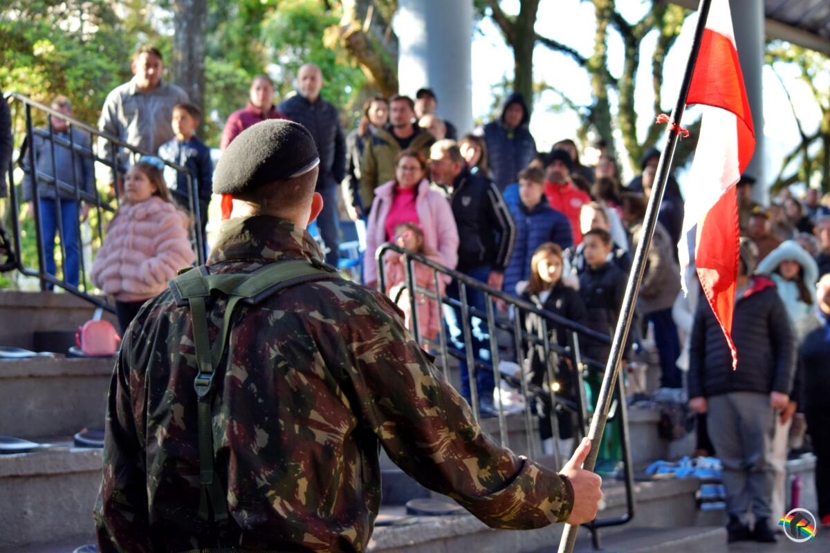 Autoridades e moradores avaliam desfile de 7 de Setembro em SMO