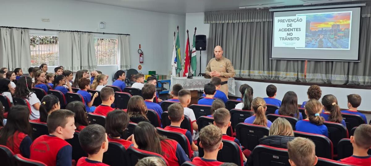 Polícia Militar realiza projeto “Mobilidade Consciente” em escolas de São Miguel do Oeste