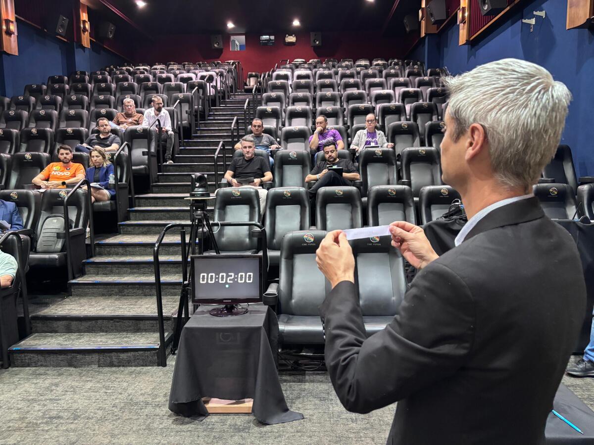 Começam a chegar os candidatos para o primeiro debate das Eleições 2026 da Peperi