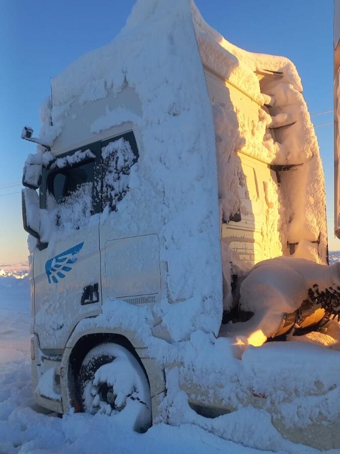 Neve deixa cerca de 50 caminhões de empresa de Concórdia retidos entre Argentina e Chile