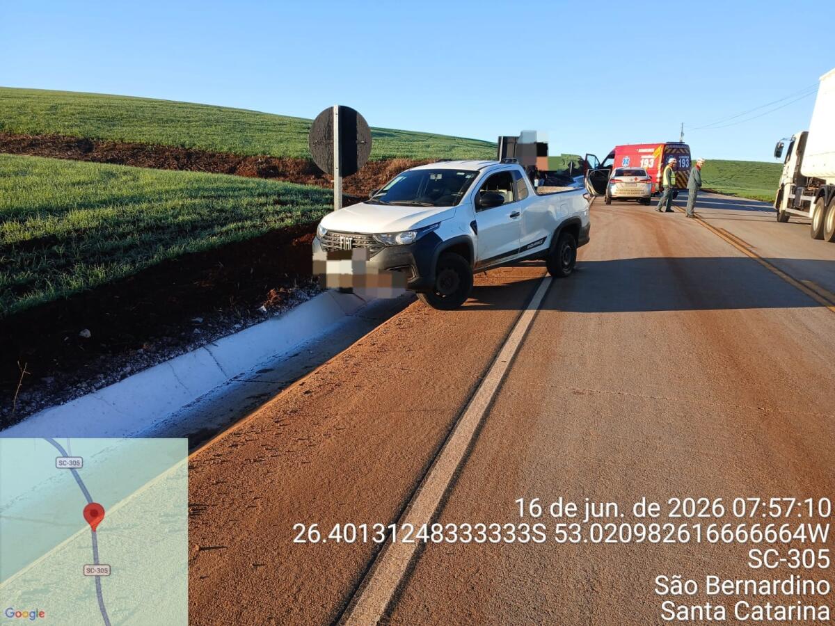 Colisão entre dois veículos deixa dois idosos feridos na SC-305 em Campo Erê