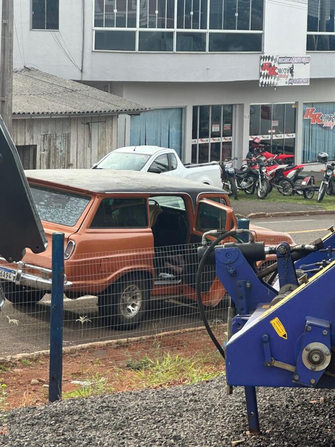 Corpo em decomposição é encontrado dentro de veículo no centro de São José do Cedro