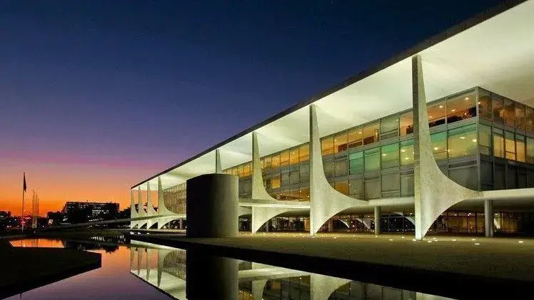 Brasil anuncia reciprocidade após EUA confirmarem tarifa de 25% sobre produtos nacionais
