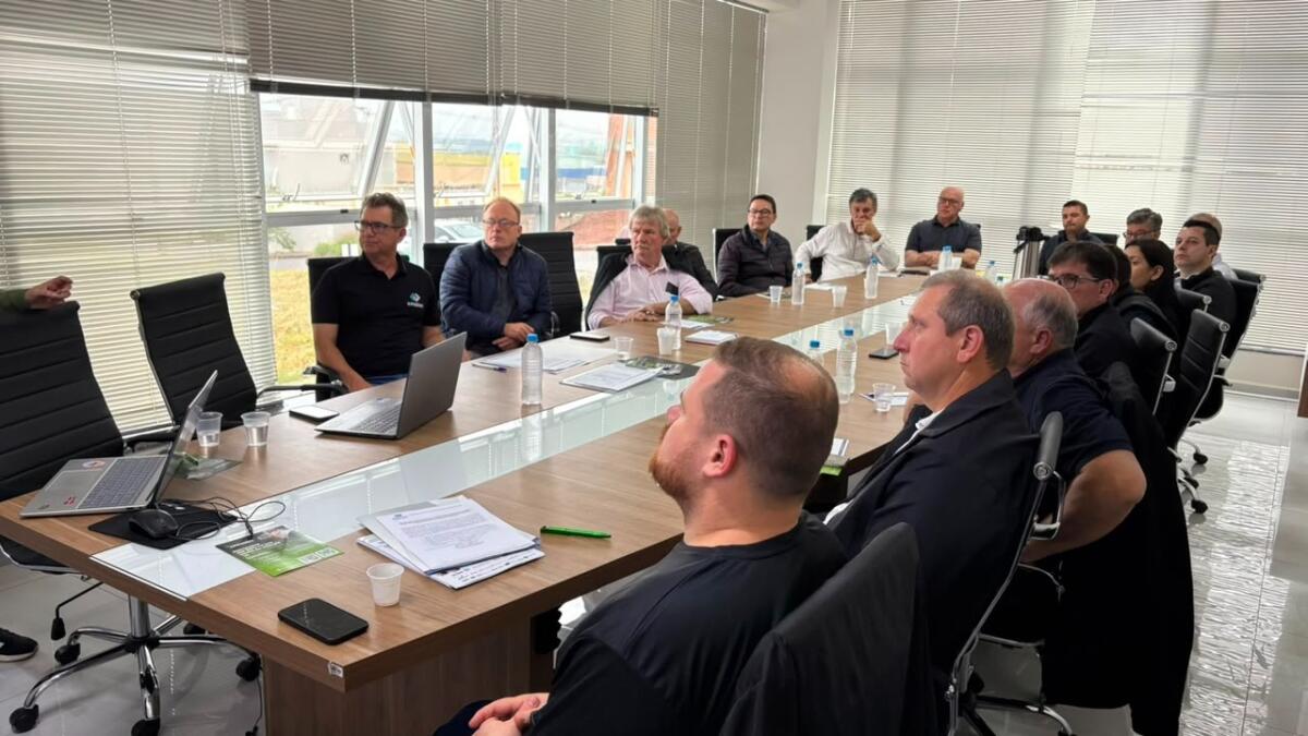 AMEOSC reúne prefeitos em assembleia em São Miguel do Oeste
