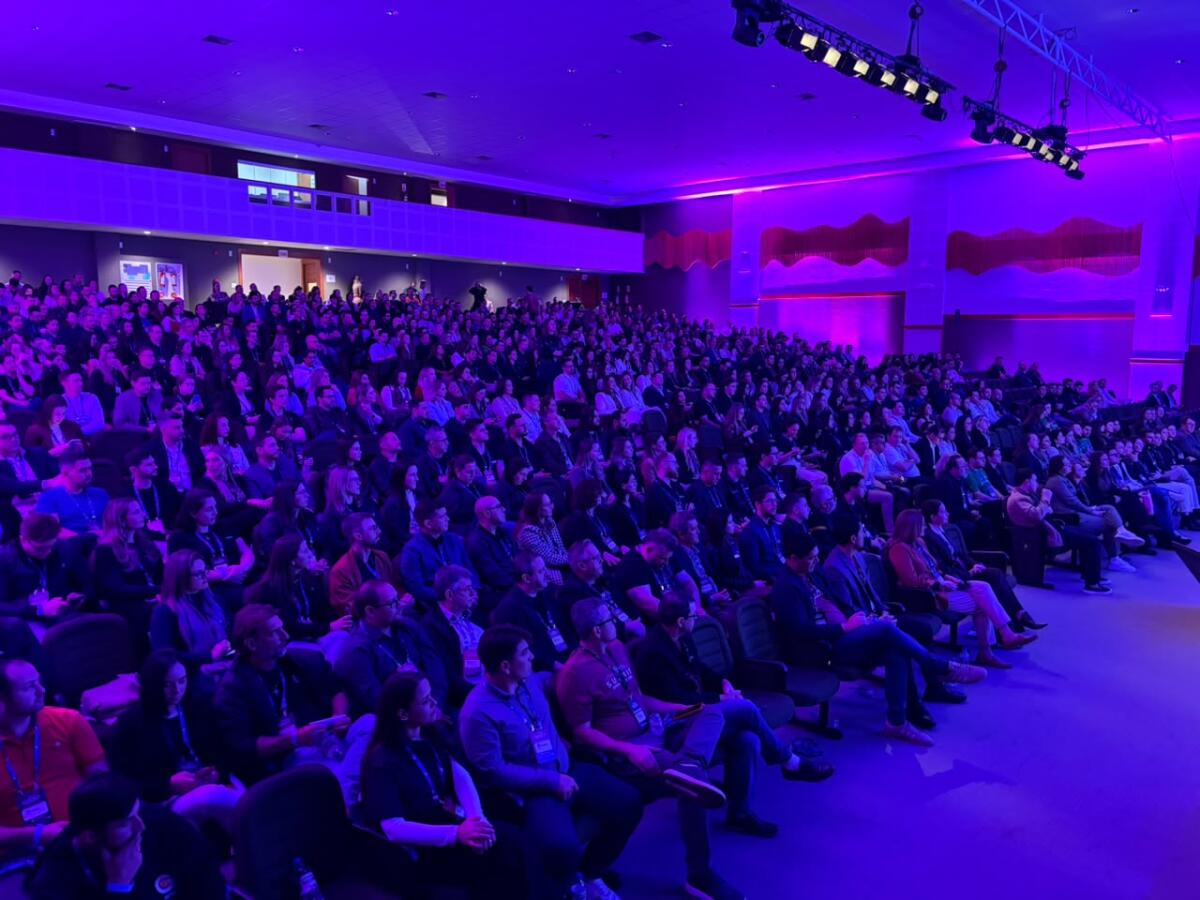 Mais de 700 pessoas participam do Summit Empresarial CDL em SMO
