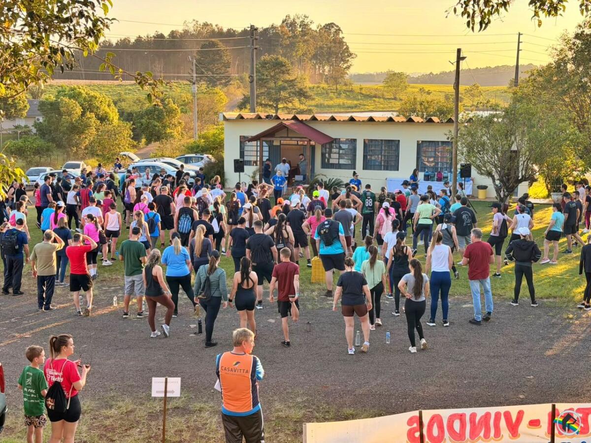 8ª edição da Caminhada da Primavera reúne 500 participantes no interior de São Miguel do Oeste