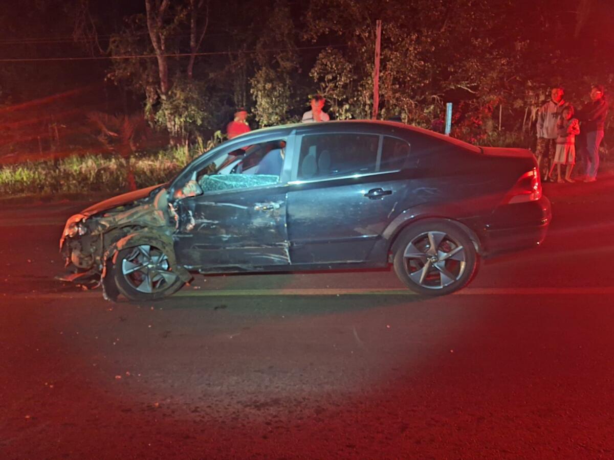 Colisão entre dois carros deixa um ferido na SC-283, em Caibí