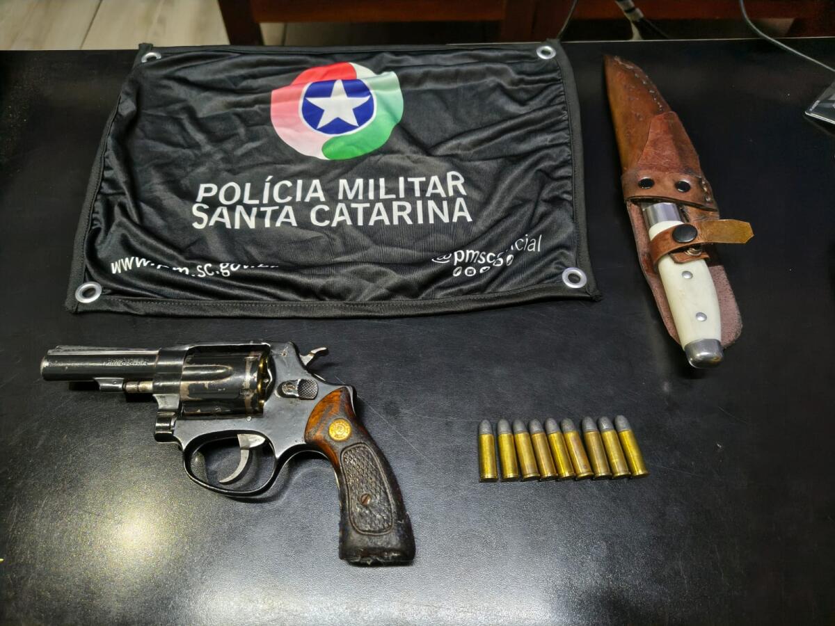 Homem acusado de ameaçar ex-companheira com revólver em Dionísio Cerqueira é preso em Campo Erê