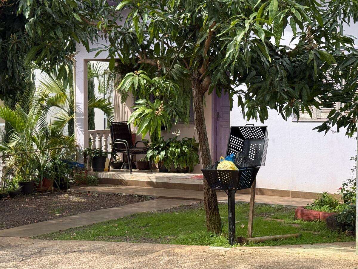 Secretário faz avaliação positiva do novo sistema de lixeiras para coleta seletiva em Itapiranga