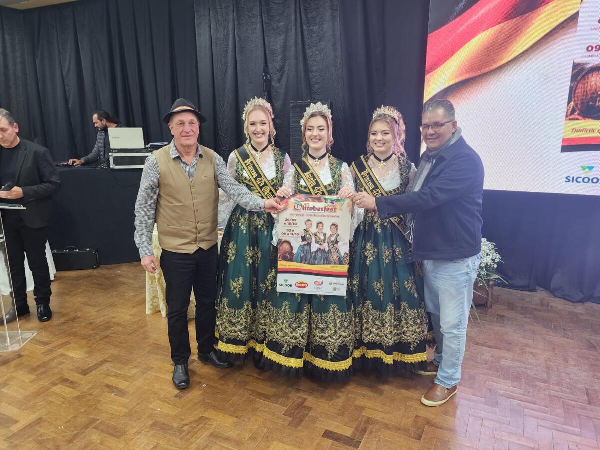 Traje oficial e cartaz da 47ª Oktoberfest de Itapiranga são lançados
