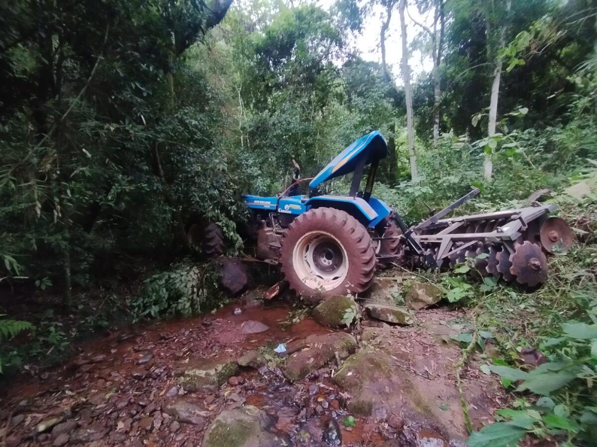 Mulher é localizada mais de duas horas após acidente com trator em São João do Oeste