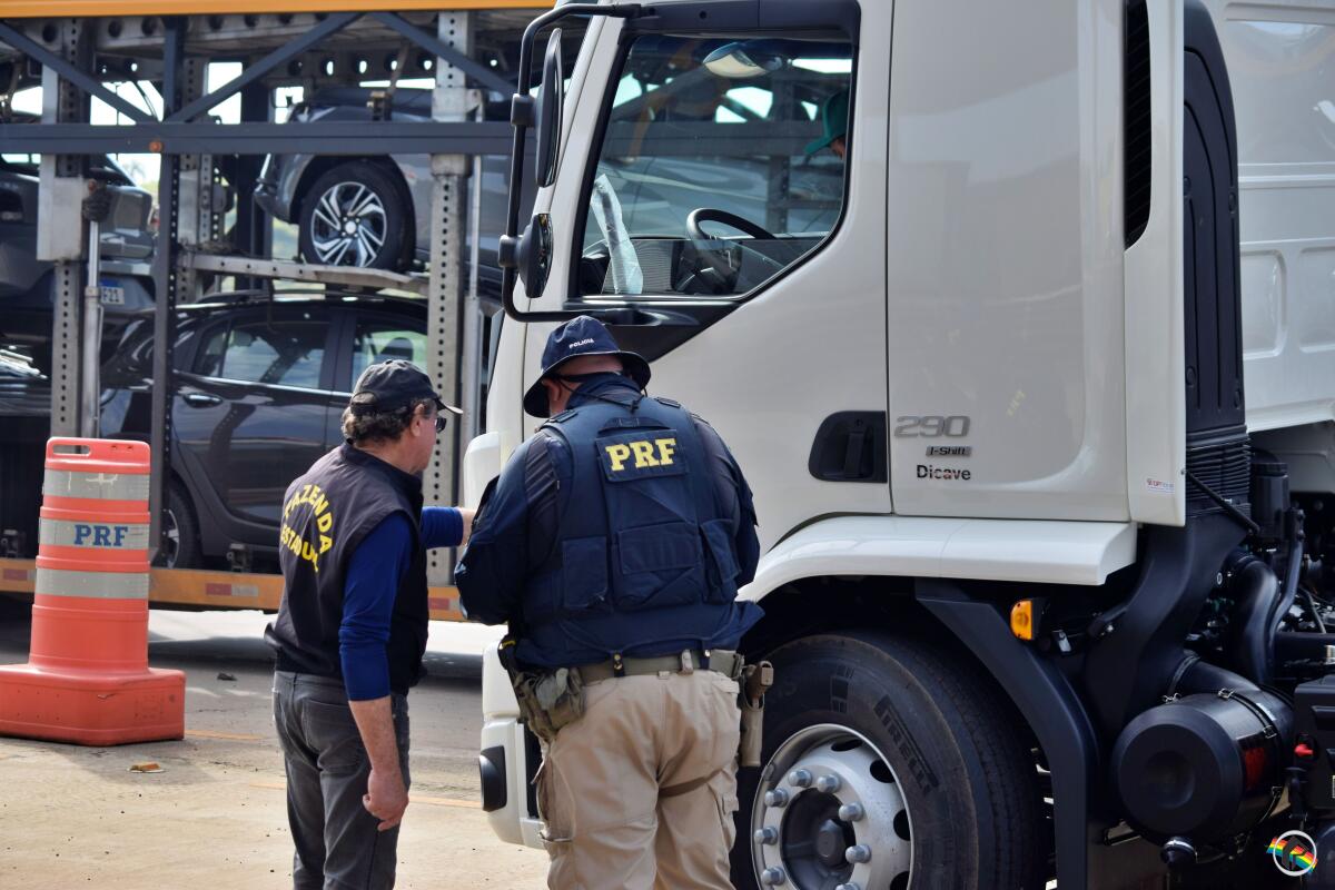 Operação na PRF identifica transporte irregular de mercadorias na BR-163