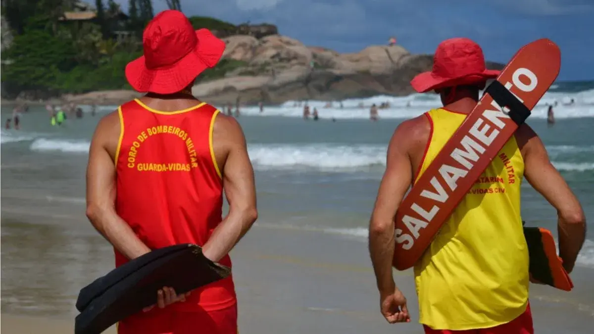 Bombeiros abrem seleção para guarda-vidas civis voluntários em SC