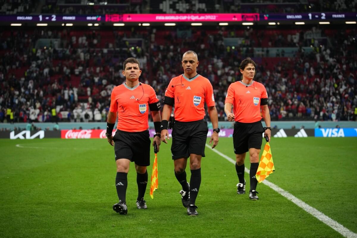 Arbitragem brasileira vai comandar jogo de abertura da Copa do Mundo