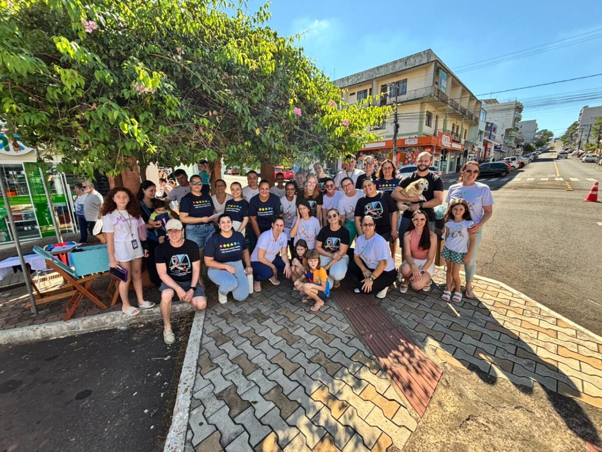 Mobilização no centro divulga 3º Simpósio do Autismo em São Miguel do Oeste