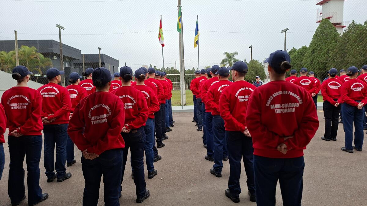 Bombeiros militares temporários iniciam formação em SMO