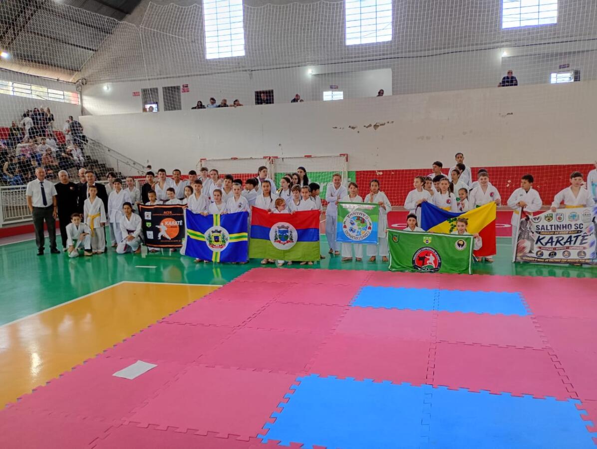 Associação campoerense de Karatê brilha na 3ª Copa Wado Interestadual de Karatê em Mangueirinha