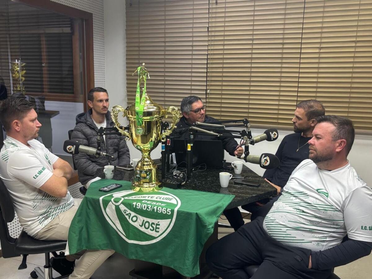 Campeões da Taça Amizade de São João do Oeste detalham campanha na Rádio Itapiranga