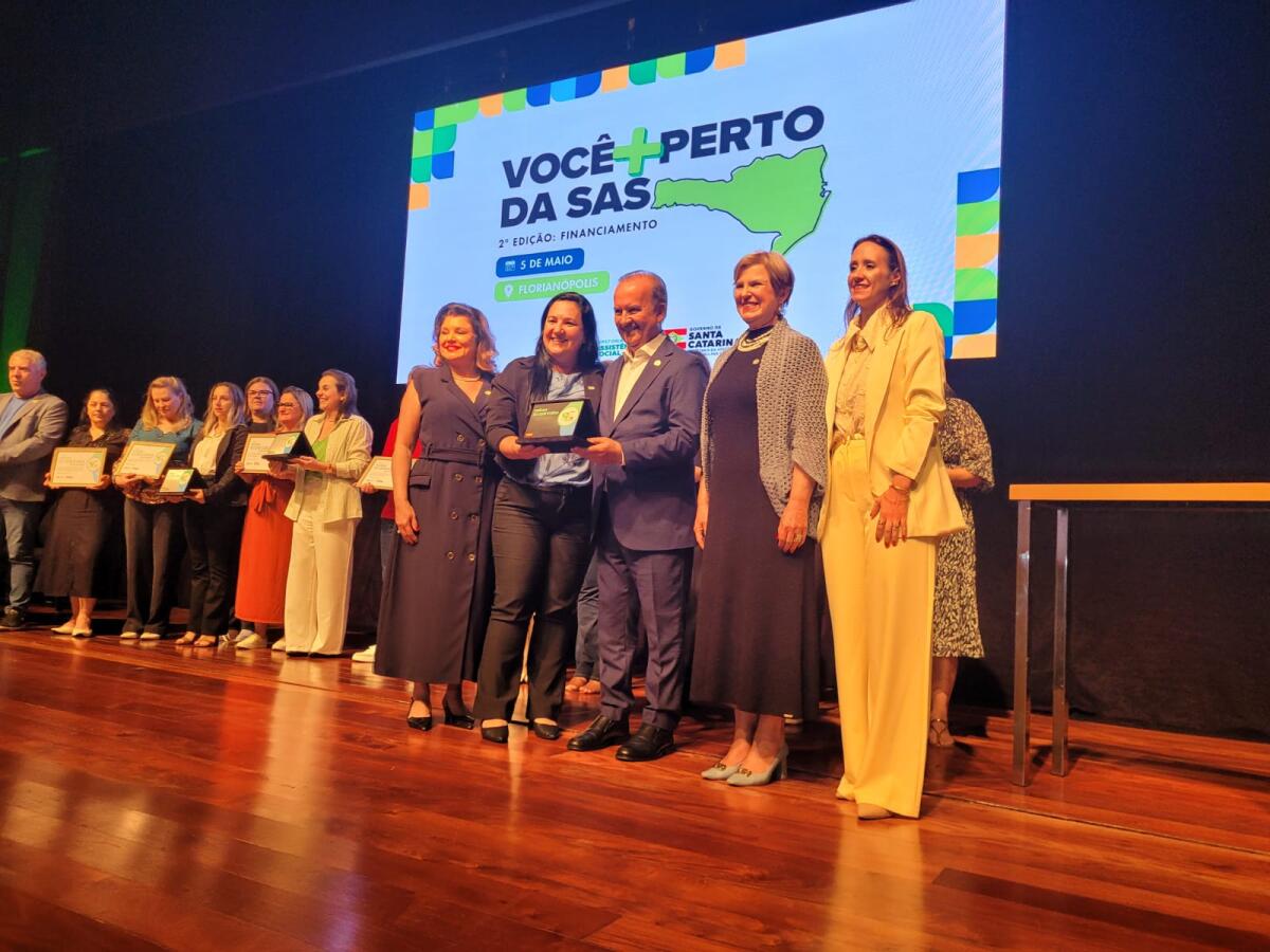 São Miguel do Oeste recebe prêmio estadual por excelência na assistência social