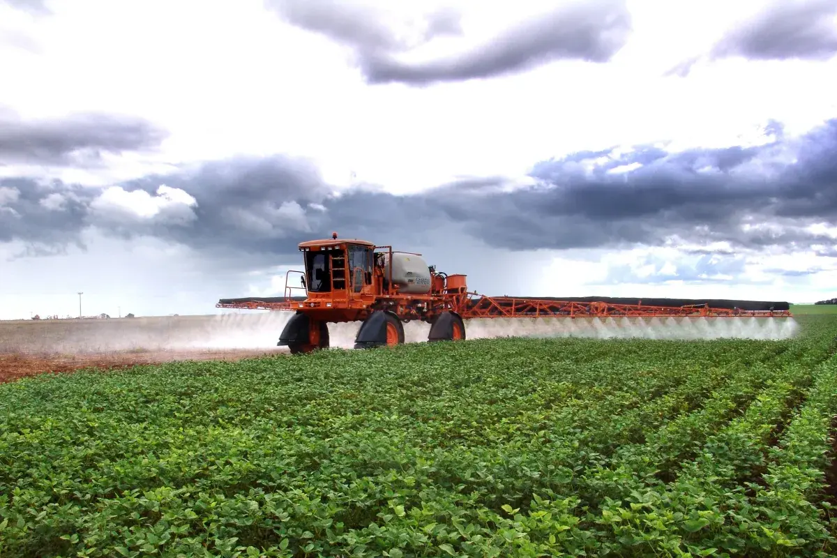 Governo prepara lista de defensivos agrícolas considerados altamente perigosos