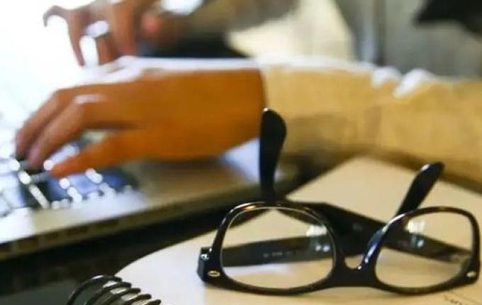 Desemprego registra taxa média de 5,6% no país em 2025 e atinge menor patamar desde 2012