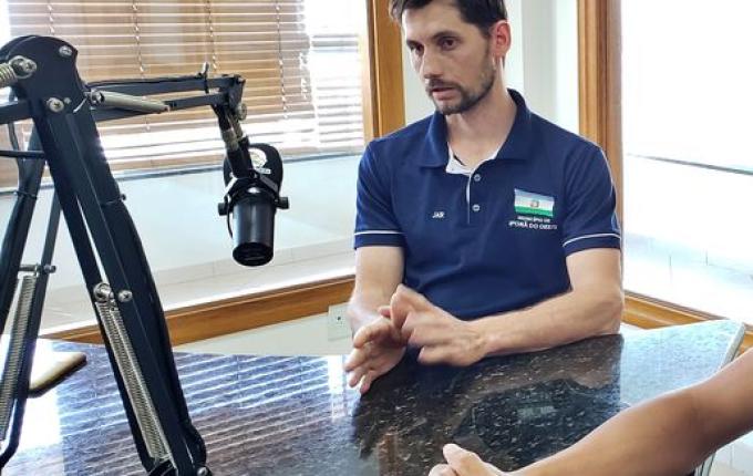 OUÇA: Iporã do Oeste inicia transporte de água para propriedades agrícolas