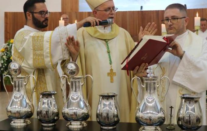 Paróquia Santíssima Trindade de Tunápolis sedia Missa de Santos Óleos