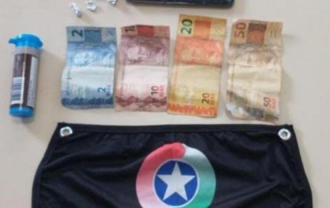 Polícia Militar apreende adolescentes por tráfico de drogas em SMOeste