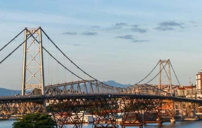 Florianópolis define data para exigir passaporte da vacina